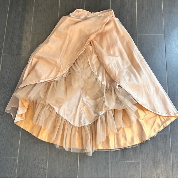 Dresses & Skirts - Elegant Cream Women's Skirt